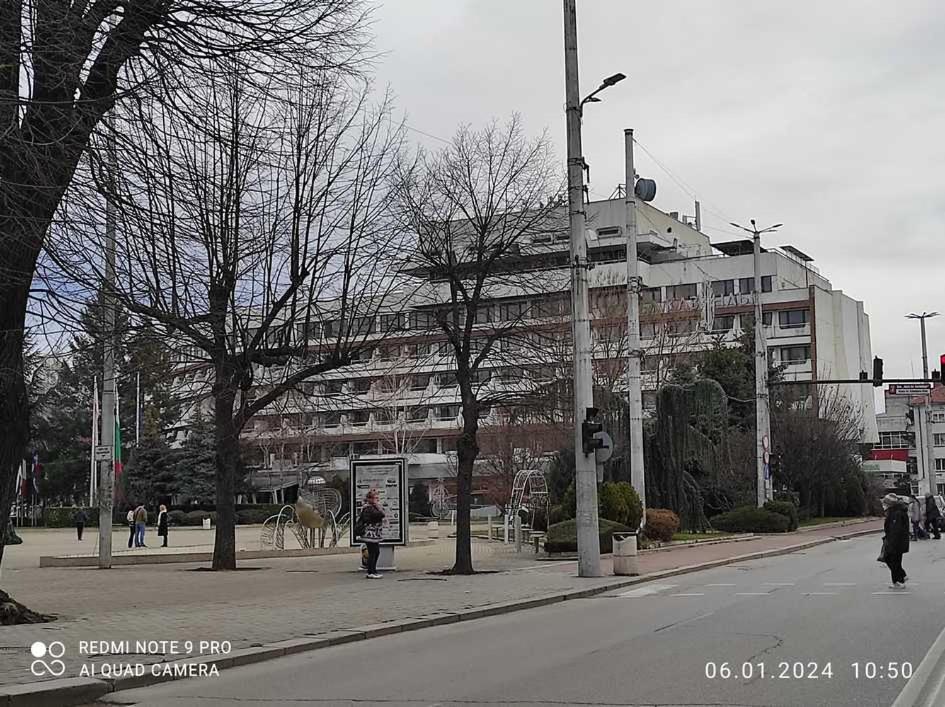 Хотел Казанлък エクステリア 写真